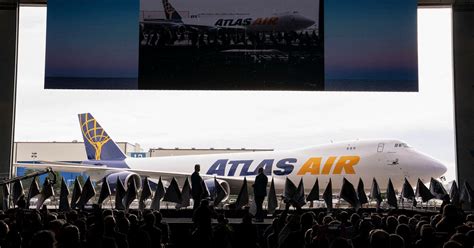 Boeing delivers last 747, saying goodbye to 'Queen of the Skies'.